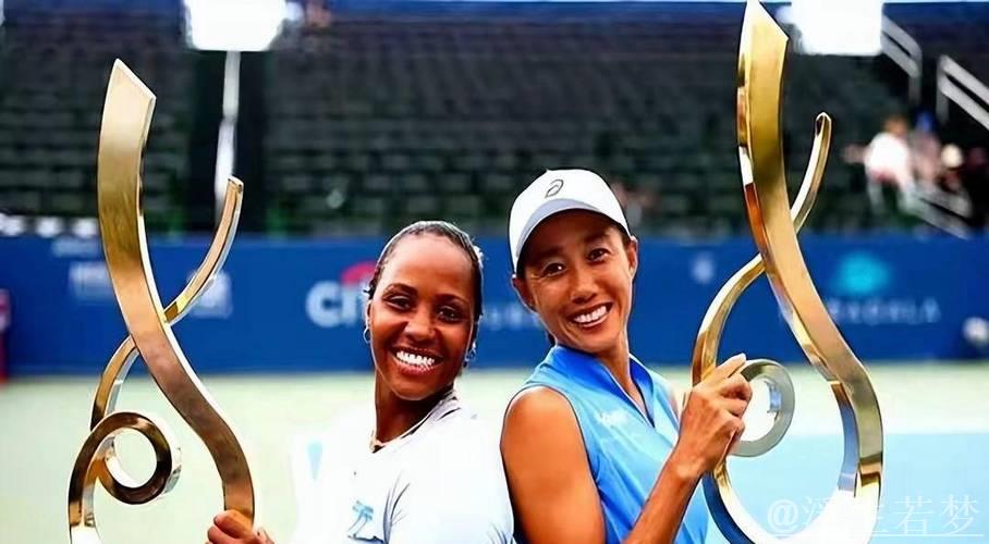 张帅携手汤森首夺双打冠军