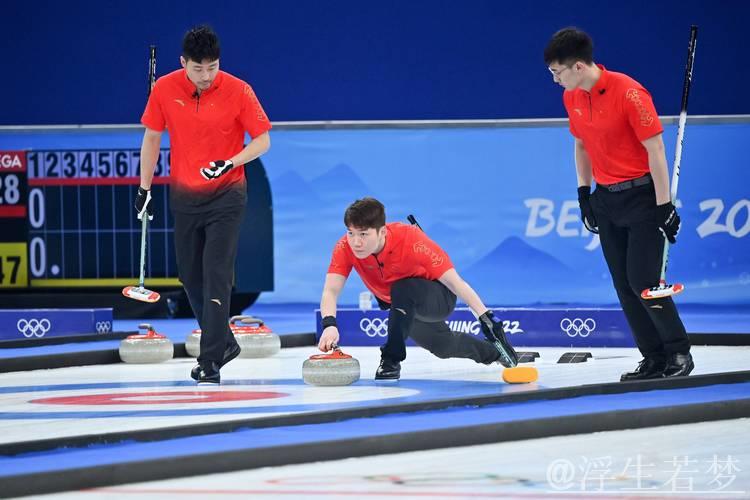 冰壶世锦赛：中国男队2-8负于加拿大，连败两场