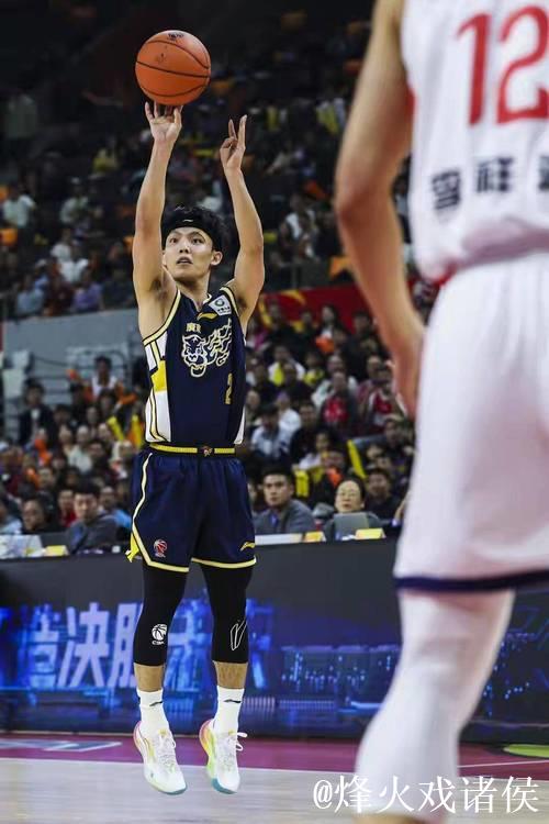 CBA-徐杰17+9萨林杰17+10 广东97-94力克广州 CBA-徐杰17+9萨林杰17+10 广东97-94力克广州